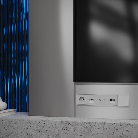 VLS000616 Накладка для розетки с заземлением серого цвета VOLTUM S70 (серый) VLS000616 Накладка для розетки с заземлением серого цвета VOLTUM S70 (серый)