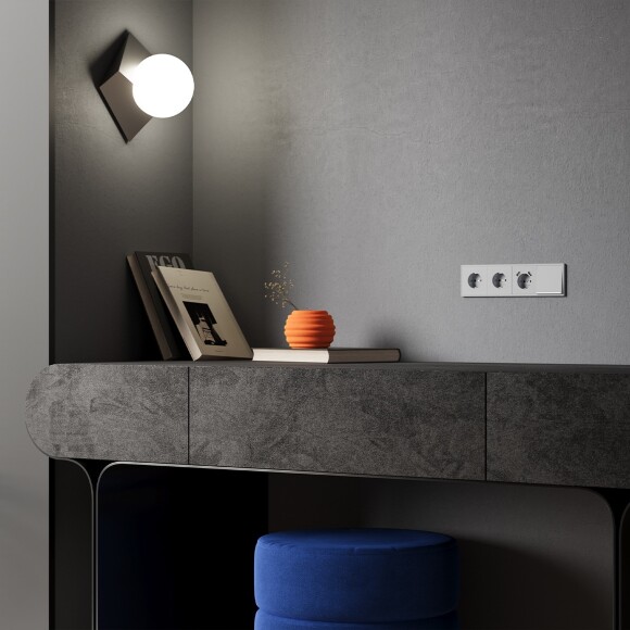 VLS000716 Накладка для розетки с заземлением и защитными шторками серого цвета VOLTUM S70 (серый)