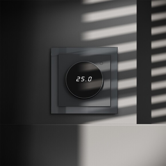 VLS070107 Терморегулятор электронный графитового цвета. Индикация температуры и датчик для теплого пола. (Мощность 3500 Ватт) VOLTUM S70 (графит)