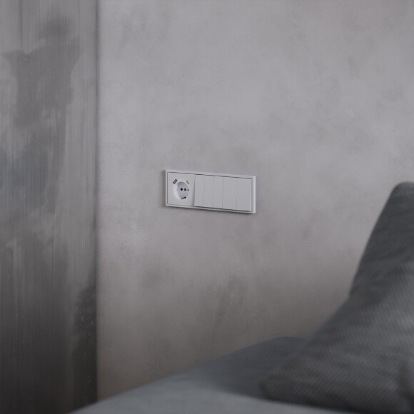 VLS001016 Накладка для розетки с заземлением и защитными шторками, с зарядкой от USB (ТИП С + ТИП A) серого цвета VOLTUM S70 (серый)