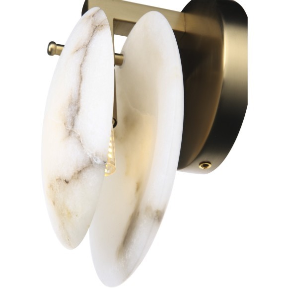 SL1520.301.01 Светильник настенный ST-Luce Латунь/Алебастр G9 1*5W 4000K CLAM