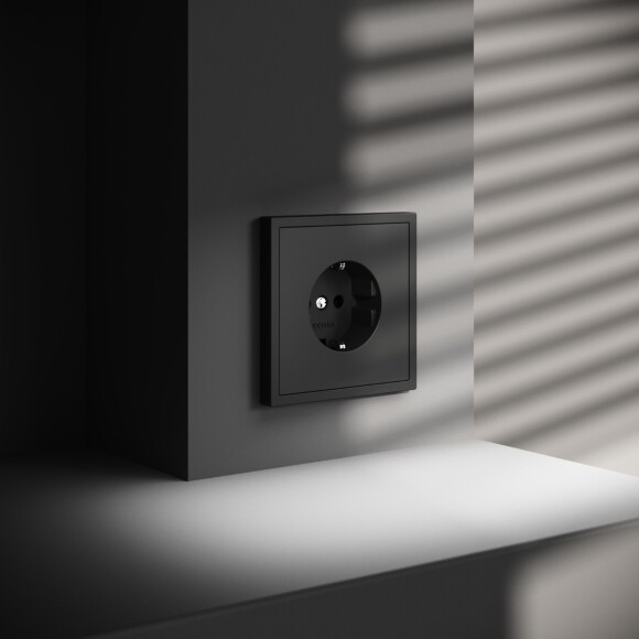 VLS040108 Розетка встраиваемая с заземлением максимальный ток 16 Ампер (3500 Ватт) черного матового цвета VOLTUM S70 (черный матовый)