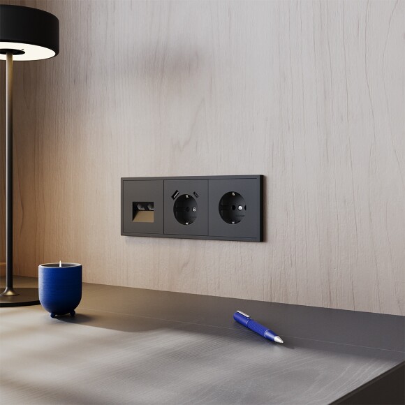 VLS100308 Рамка пластиковая для электрических изделий черного матового цвета VOLTUM серии S70 на 3 поста (черный)