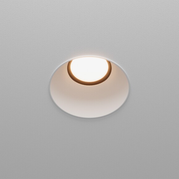 Crystal Lux CLT 083C1 WH 3000K 1400/003 Бесконтурный встраиваемый в ГКЛ светильник, круглый белый, диаметр отверстия в потолке 71мм, светодиодный 12Вт 3000К 1200Лм 24° CRI90 UGR<17