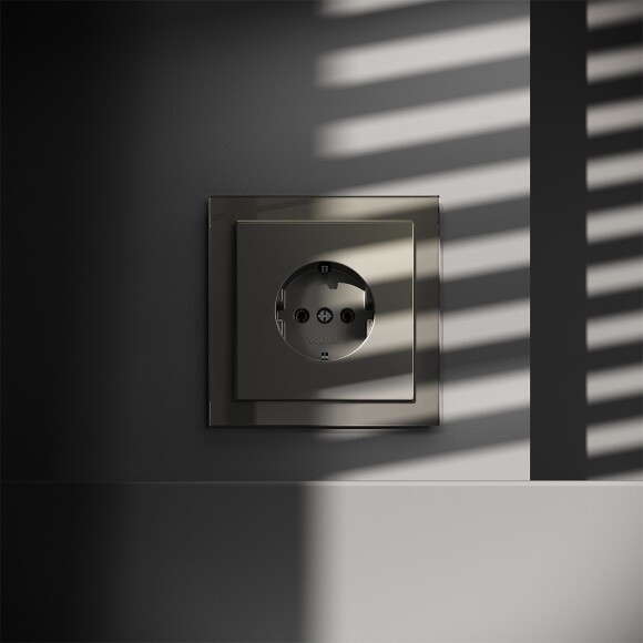 VLS040104 Розетка встраиваемая с заземлением максимальный ток 16 Ампер (3500 Ватт) шелкового цвета VOLTUM S70 (шелк)