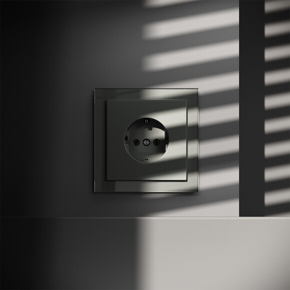 VLS040106 Розетка встраиваемая с заземлением максимальный ток 16 Ампер (3500 Ватт) титанового цвета VOLTUM S70 (титан)