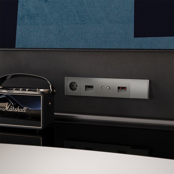 VLS060106 Розетка компьютерная RJ45 категории 6Е (для проводов CAT5-CAT6 до 10 Гбит/сек) титанового цвета VOLTUM S70 (титан)