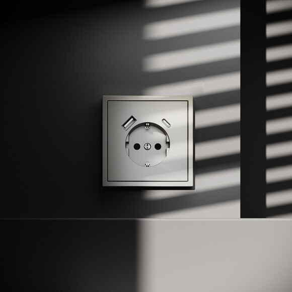 VLS040504 Розетка встраиваемая с заземлением и защитными шторками и с двумя USB зарядками Type-А и Type-C. Ток 16 Ампер (3500 Ватт) шелкового цвета VOLTUM S70 (шелк)