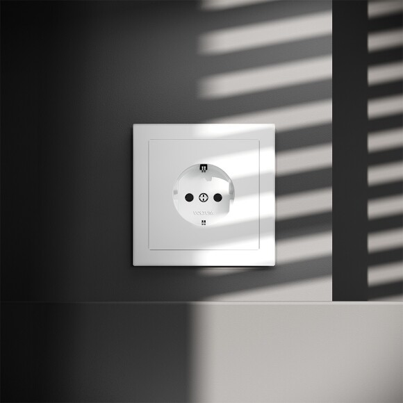 VLS040202 Розетка встраиваемая с заземлением и защитными шторками максимальный ток 16 Ампер (3500 Ватт) белого матового цвета VOLTUM S70 (белый матовый)