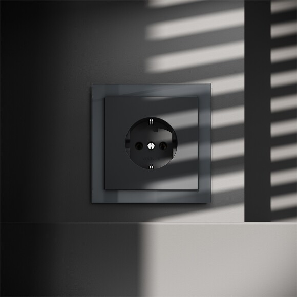 VLS040107 Розетка встраиваемая с заземлением максимальный ток 16 Ампер (3500 Ватт) графитового цвета VOLTUM S70 (графит)