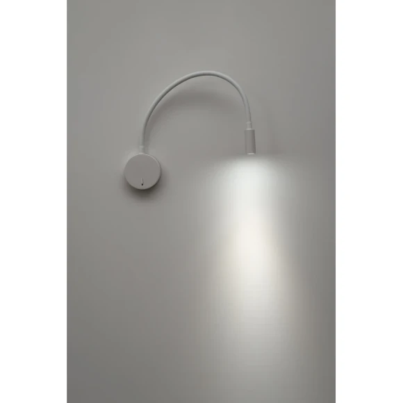 Arte Lamp Asta A5879AP-1WH Настенный современный, полностью белый, минималистичный светодиодный светильник-бра с гибкой резиновой ножкой и выключателем на основании, LED 5Вт 3000K 300Лм CRI90 24° IP20 220В
