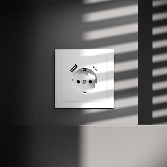 VLS040502 Розетка встраиваемая с заземлением и защитными шторками и с двумя USB зарядками Type-А и Type-C. Ток 16 Ампер (3500 Ватт) белого матового цвета VOLTUM S70 (белый матовый)