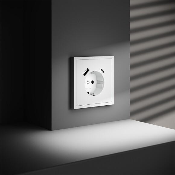 VLS040502 Розетка встраиваемая с заземлением и защитными шторками и с двумя USB зарядками Type-А и Type-C. Ток 16 Ампер (3500 Ватт) белого матового цвета VOLTUM S70 (белый матовый)