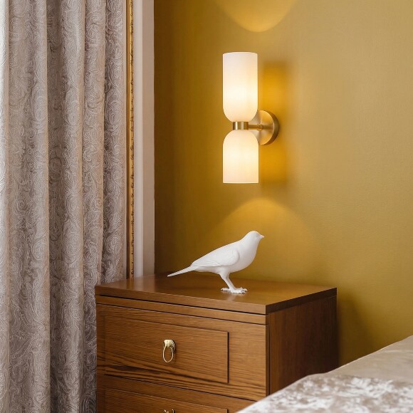 Бра Lightstar Flop 766631 классического вида, основание латунного цвета, плафоны стекло, под две лампы Е14, без выключателя на корпусе, высотой 37 см