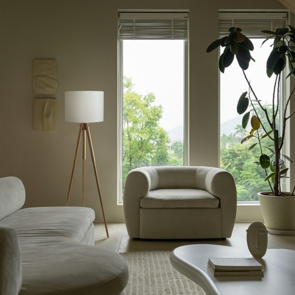 Напольный светильник (торшер) на деревянной треноге с тканевым абажуром под лампу Е27 Freya Tree FR5495FL-01W Напольный светильник (торшер) на деревянной треноге с тканевым абажуром под лампу Е27 Freya Tree FR5495FL-01W