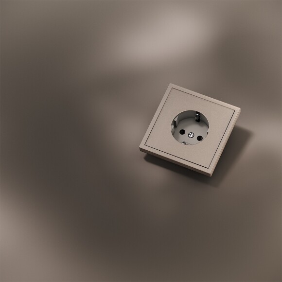 VLSM000610 Накладка металлическая для розетки с заземлением платинового цвета VOLTUM S70 Metal (платина)