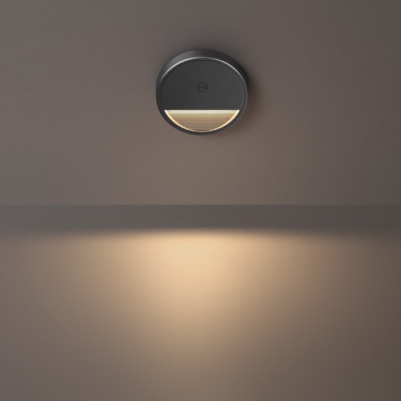 359708 Светильник c датчиком движения и аккумулятором, заряжаемый от usb, быстросъемный (на магнитах) для лестниц Novotech IP20 LED 0.4W 3000К 1000mAh Li-ion, 5V VESPERA