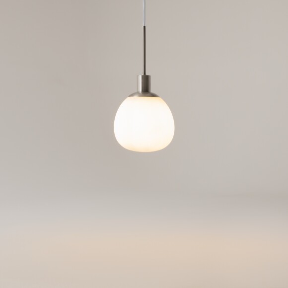 Подвесной светильник Maytoni Erich MOD221-PL-01-N, основание никель, стеклянный матовый шар, лампа 1xE14, дизайнерский подвес