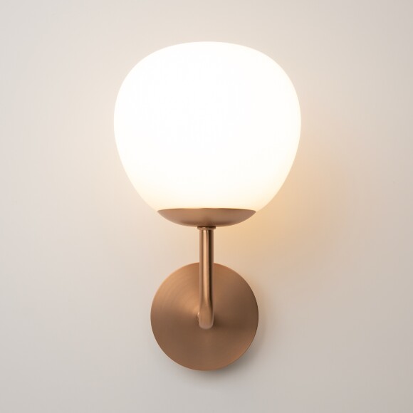 Бра Maytoni Erich MOD221-WL-01-G латунь, настенный светильник шар стекло, 1xE14, дизайнерское бра