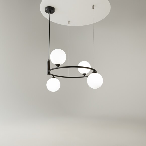 Люстра кольцевая Maytoni Ring MOD013PL-04B черная, подвесной светильник с белыми матовыми шарами, лампы 4xG9, современный дизайн