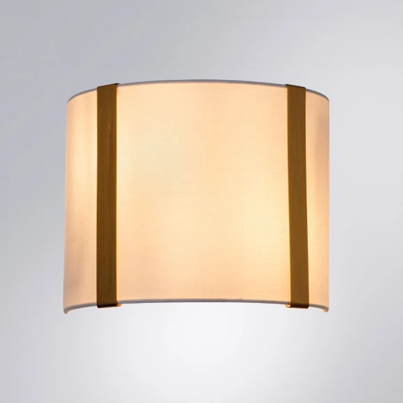 Arte Lamp Dream A4110AP-2PB Настенный светильник, бра, классического стиля с абажуром шириной 25 см, плафон белый текстиль, медный металл, лампы E14 2шт до 40Вт IP20 220В, без выключателя на корпусе