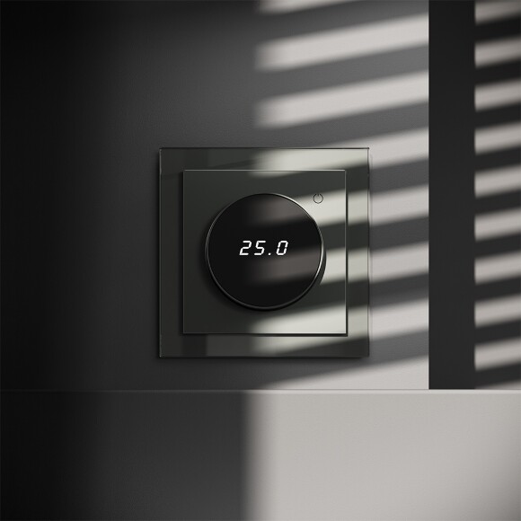 VLS070106 Терморегулятор электронный титанового цвета. Индикация температуры и датчик для теплого пола. (Мощность 3500 Ватт) VOLTUM S70 (титан)