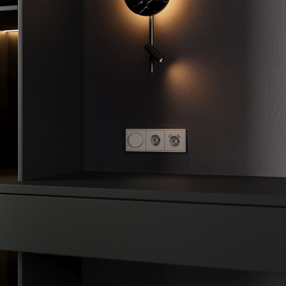 VLS002014 Накладка для диммера (светорегулятора) поворотно-нажимного коричневого цвета VOLTUM S70 (купучино)