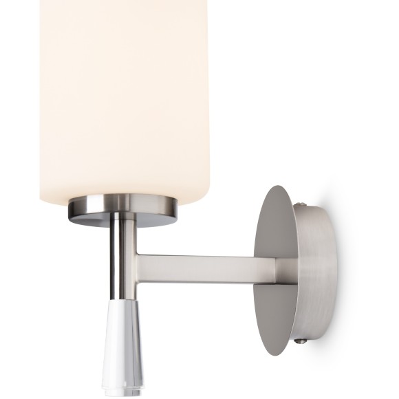 Настенный светильник (бра) с белым стеклянным плафоном под лампу Е27 Freya Chic FR2031WL-01N