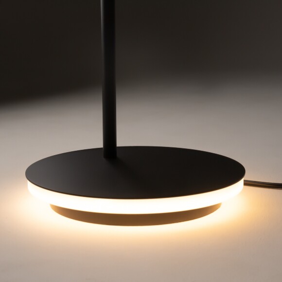 Напольный светильник Maytoni Estudo Z010FL-L8B3K LED 11Вт 3000K чёрный матовый металл, торшер с поворотным плафоном-цилиндром, подсветка основания, направленный свет 36°, высота 1387 мм Напольный светильник Maytoni Estudo Z010FL-L8B3K LED 11Вт 3000K чёрный матовый металл, торшер с поворотным плафоном-цилиндром, подсветка основания, направленный свет 36°, высота 1387 мм