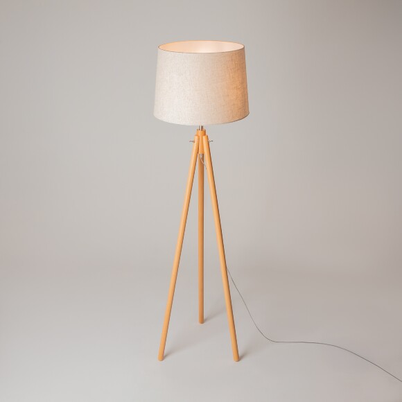 Торшер Maytoni Calvin Z177-FL-01-BR E27 60Вт бежевый, напольный светильник на треноге, основание дерево и металл, тканевый абажур, высота 1572 мм, лофт, современный интерьер Торшер Maytoni Calvin Z177-FL-01-BR E27 60Вт бежевый, напольный светильник на треноге, основание дерево и металл, тканевый абажур, высота 1572 мм, лофт, современный интерьер