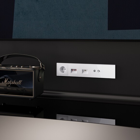 VLS080201 Вывод для кабеля диаметром до 7 мм белого глянцевого цвета VOLTUM S70 (белый глянцевый)