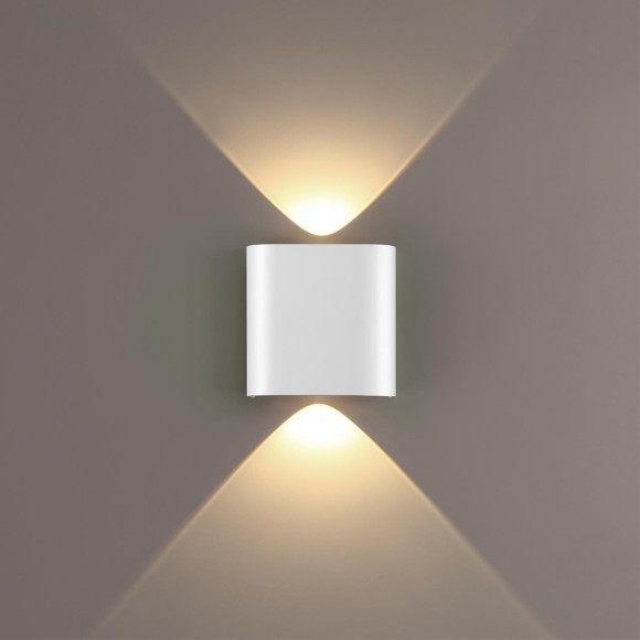 Настенный светильник в виде тонкого плоского скругленного квадрата от Odeon Light LED 2W 3000K 220V MAGNUM 7192/2WL