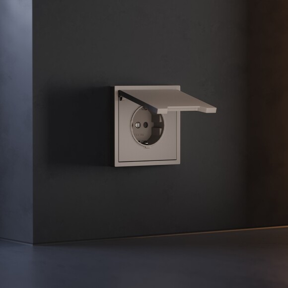 VLS000814 Накладка для розетки с заземлением, защитными шторками и защитной крышкой коричневого цвета VOLTUM S70 (купучино) VLS000814 Накладка для розетки с заземлением, защитными шторками и защитной крышкой коричневого цвета VOLTUM S70 (купучино)