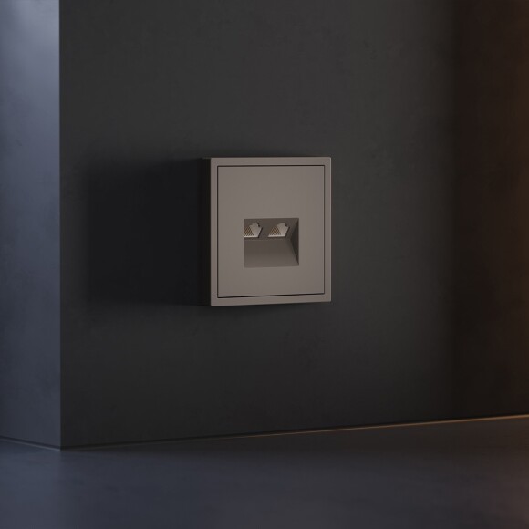 VLS001414 Накладка для розетки компьютерной двойной RJ45 категории 6Е (для проводов CAT5-CAT6 до 10 Гбит/сек) коричневого цвета VOLTUM S70 (купучино)