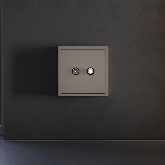 VLS001614 Накладка для розетки телевизионной оконечной TV+SAT (Телевизионный + Спутниковый) коричневого цвета VOLTUM S70 (купучино)