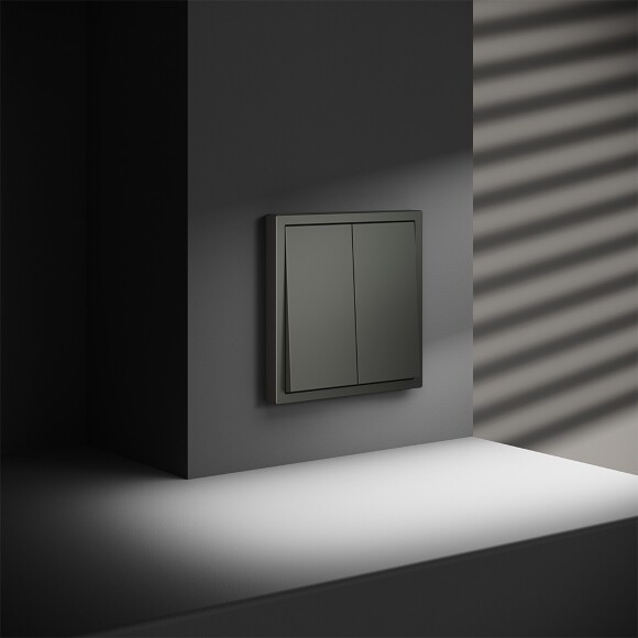 VLS020506 Перекрестный переключатель встраиваемый двухклавишный 10 ампер (2200 Ватт) титанового цвета 10А (2200 Ватт) VOLTUM S70 (титан)