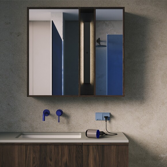 VLS000815 Накладка для розетки с заземлением, защитными шторками и защитной крышкой синего джинсового цвета VOLTUM S70 (деним)