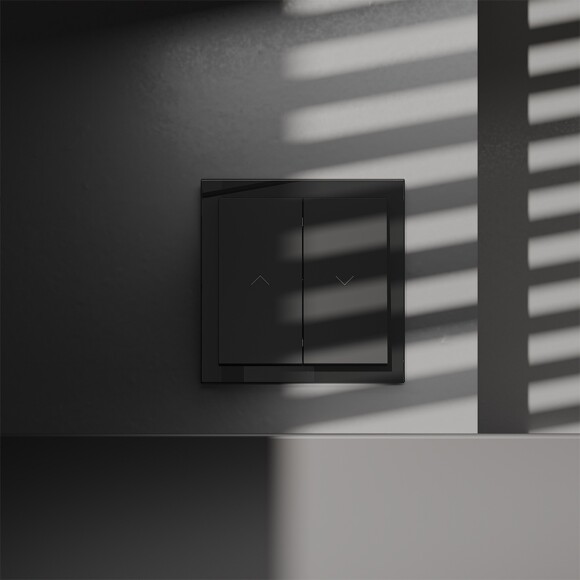 VLS020708 Выключатель для жалюзи звонкового типа для управления электроприводами черного матового цвета 10А (2200 Ватт) VOLTUM S70 (черный матовый)