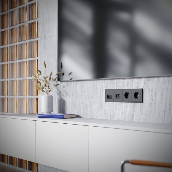 VLS060708 Розетка компьютерная RJ45 и ТV Телевизионная оконечная для антренных кабелей RG6 или РК 75-4,8-31. Патчкорд категории 6Е (для проводов CAT5-CAT6 до 10 Гбит/сек) черного матового цвета VOLTUM S70 (черный матовый)