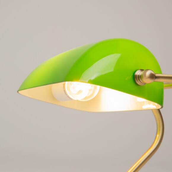 Настольная лампа Maytoni Kiwi Z153-TL-01-BS E27 40Вт металл латунь, зелёный стеклянный плафон с белым рассеивателем внутри, классический кабинетный светильник, выключатель на проводе в розетку